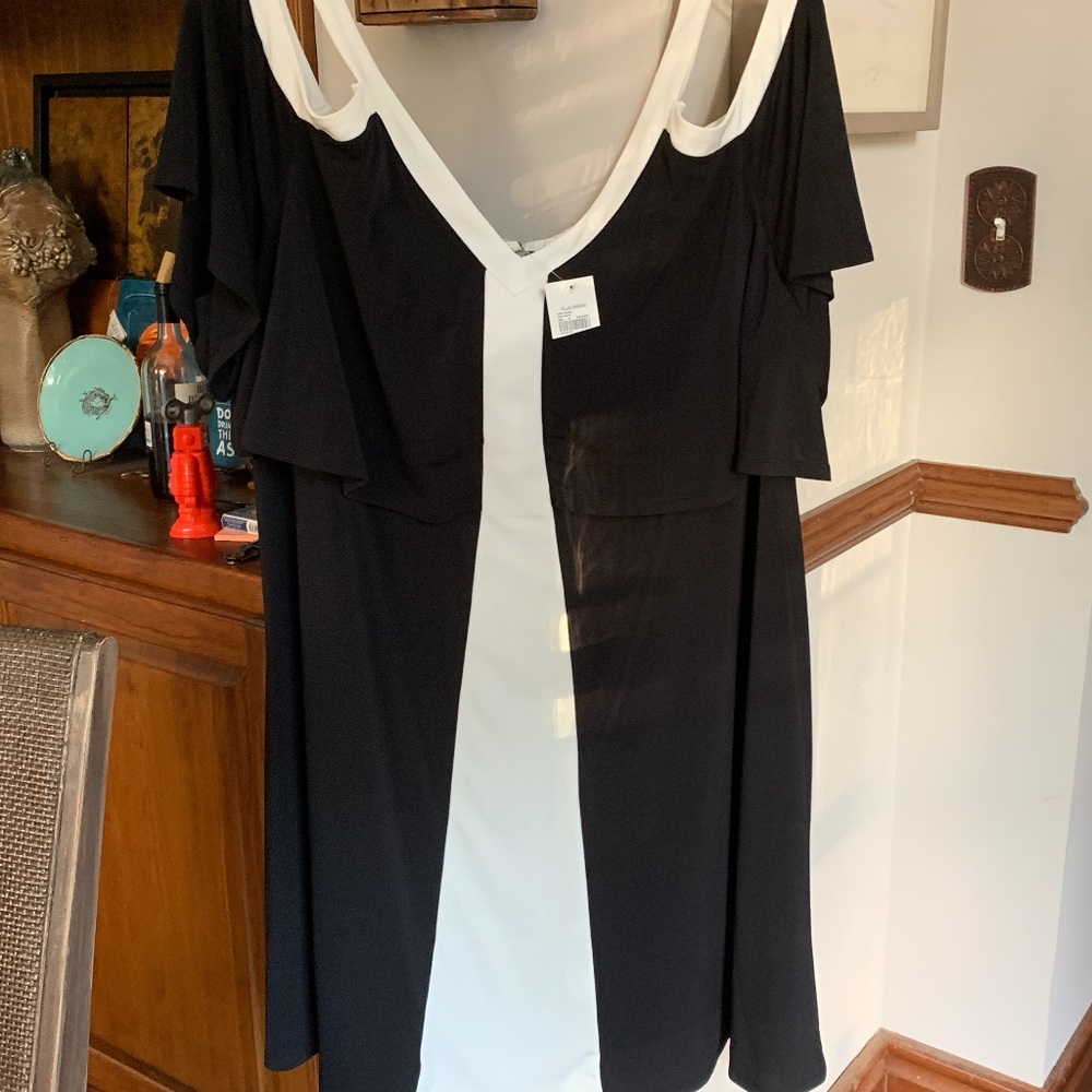 Cato open shoulder plus size dress. NWT . Retsil 70‎